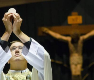 10 citas de santos muestran la grandiosidad de la Misa - Blog Parroquia Santa Beatriz - 2023